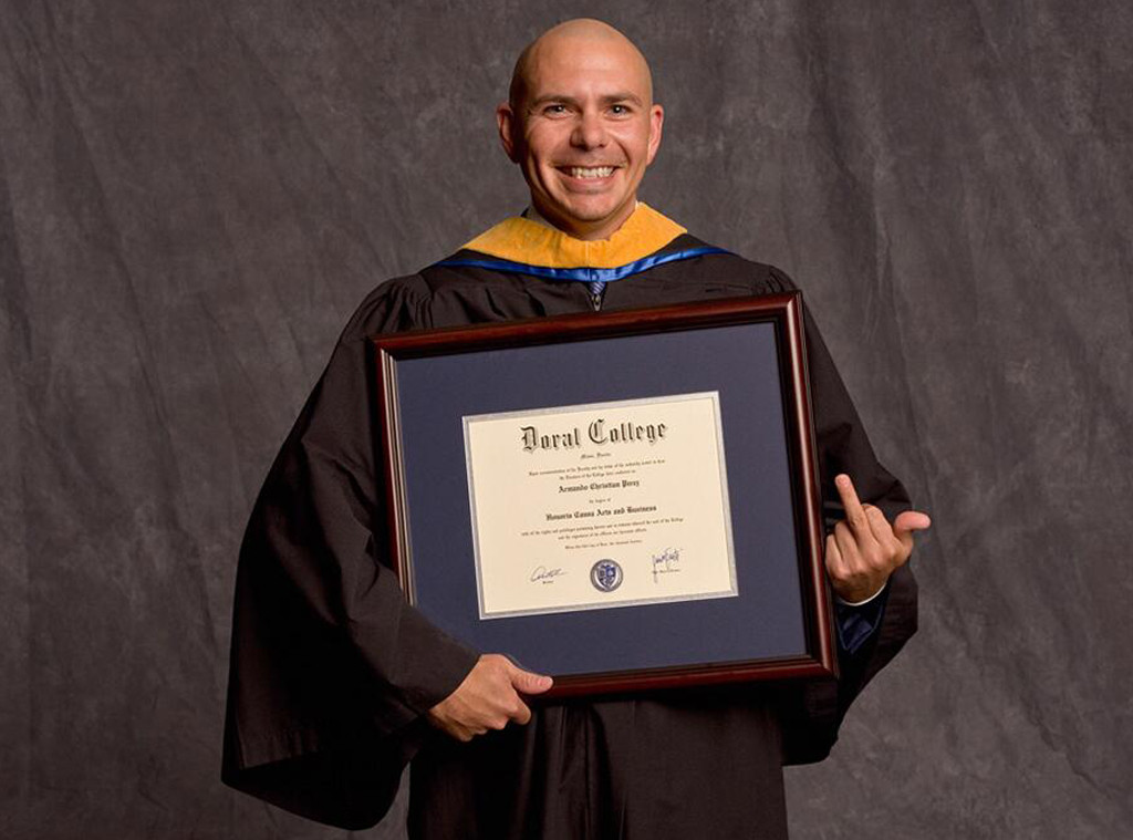 Pitbull, Twitter